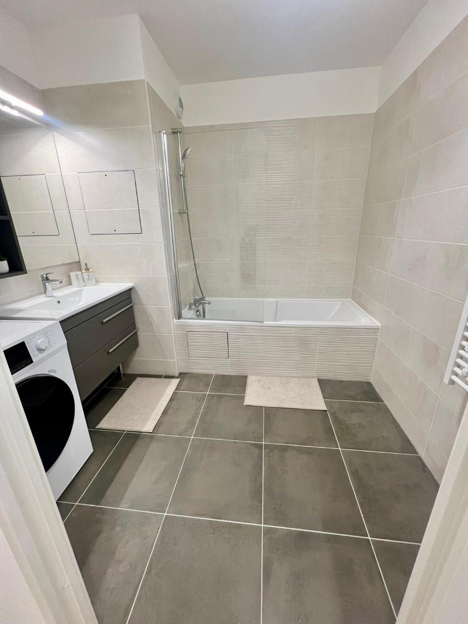 Appartement Neuf Et Spacieux Clichy Exteriér fotografie