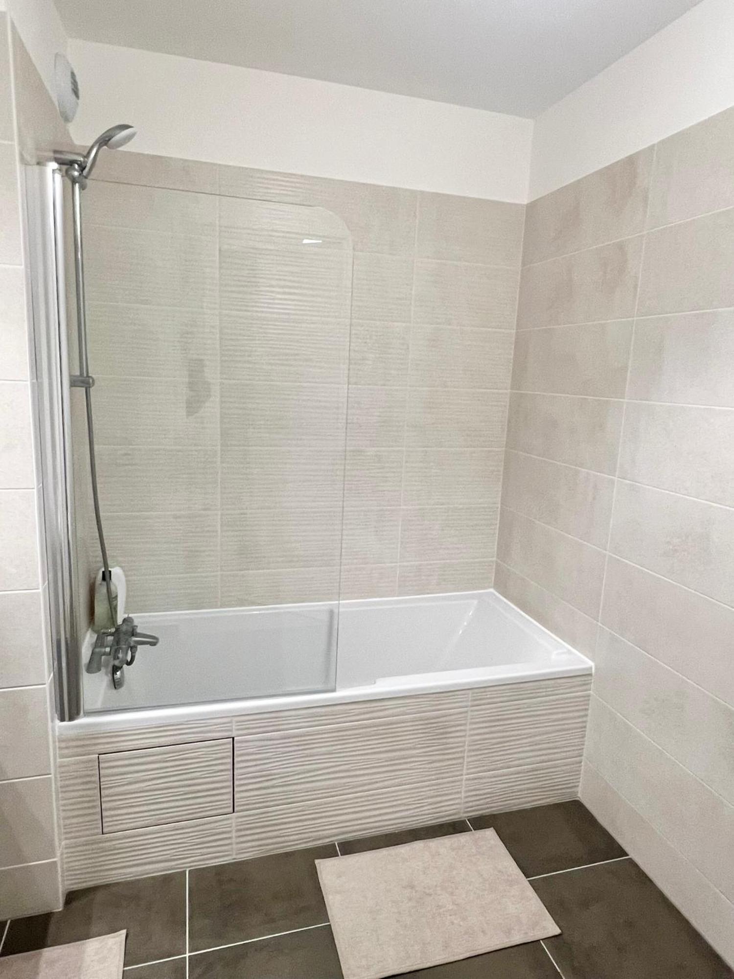 Appartement Neuf Et Spacieux Clichy Exteriér fotografie